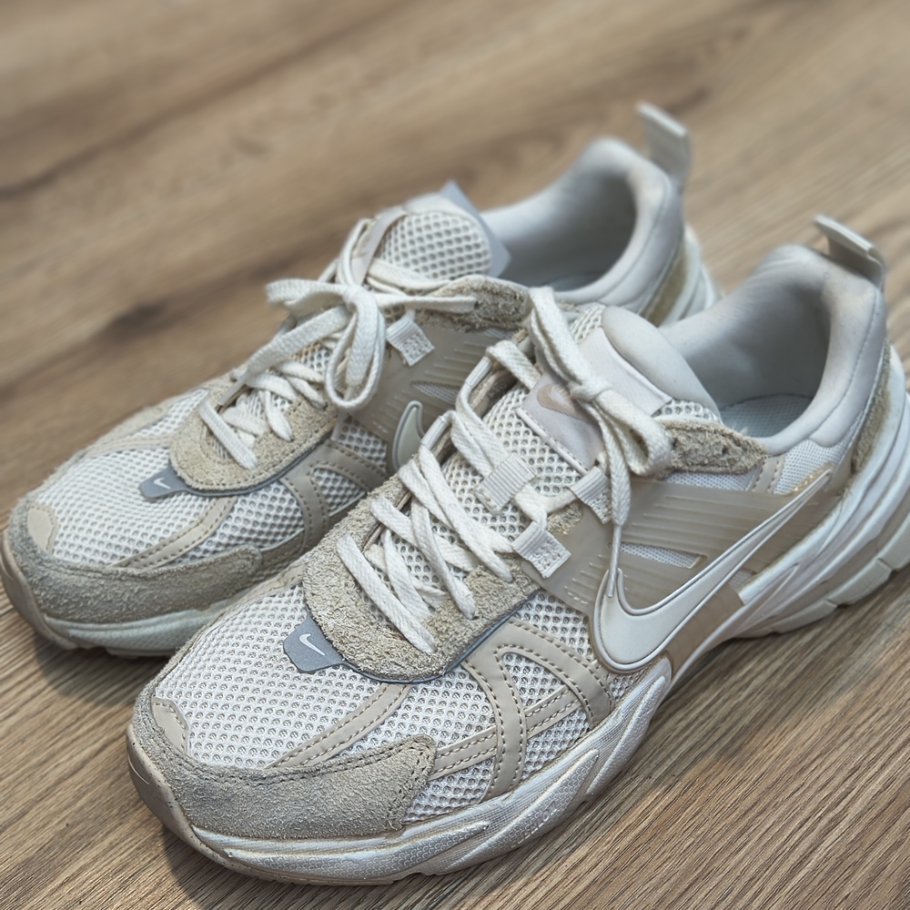 Nike V2K Run Sneakers – Women’s 10 – Neutral Beige Retro